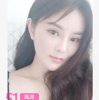 170高挑身材的小美女