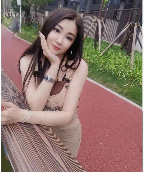 布吉大屁股少妇美娜