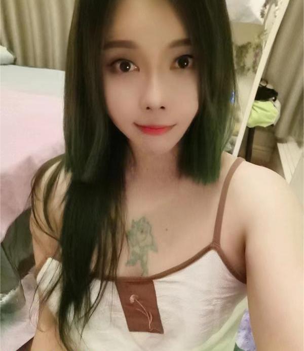 女仆李源源