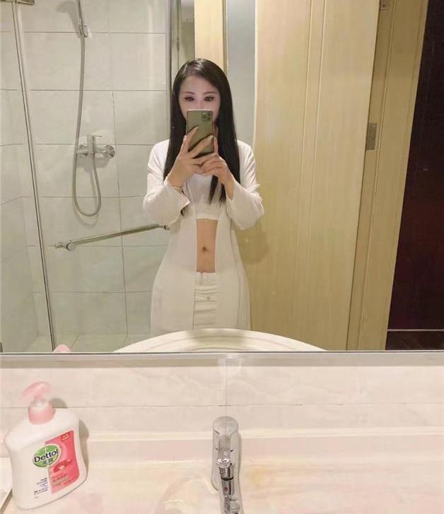 美腿骚货小妹妹