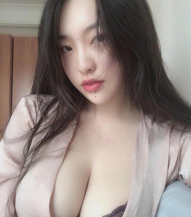 极品爆乳御姐Lili