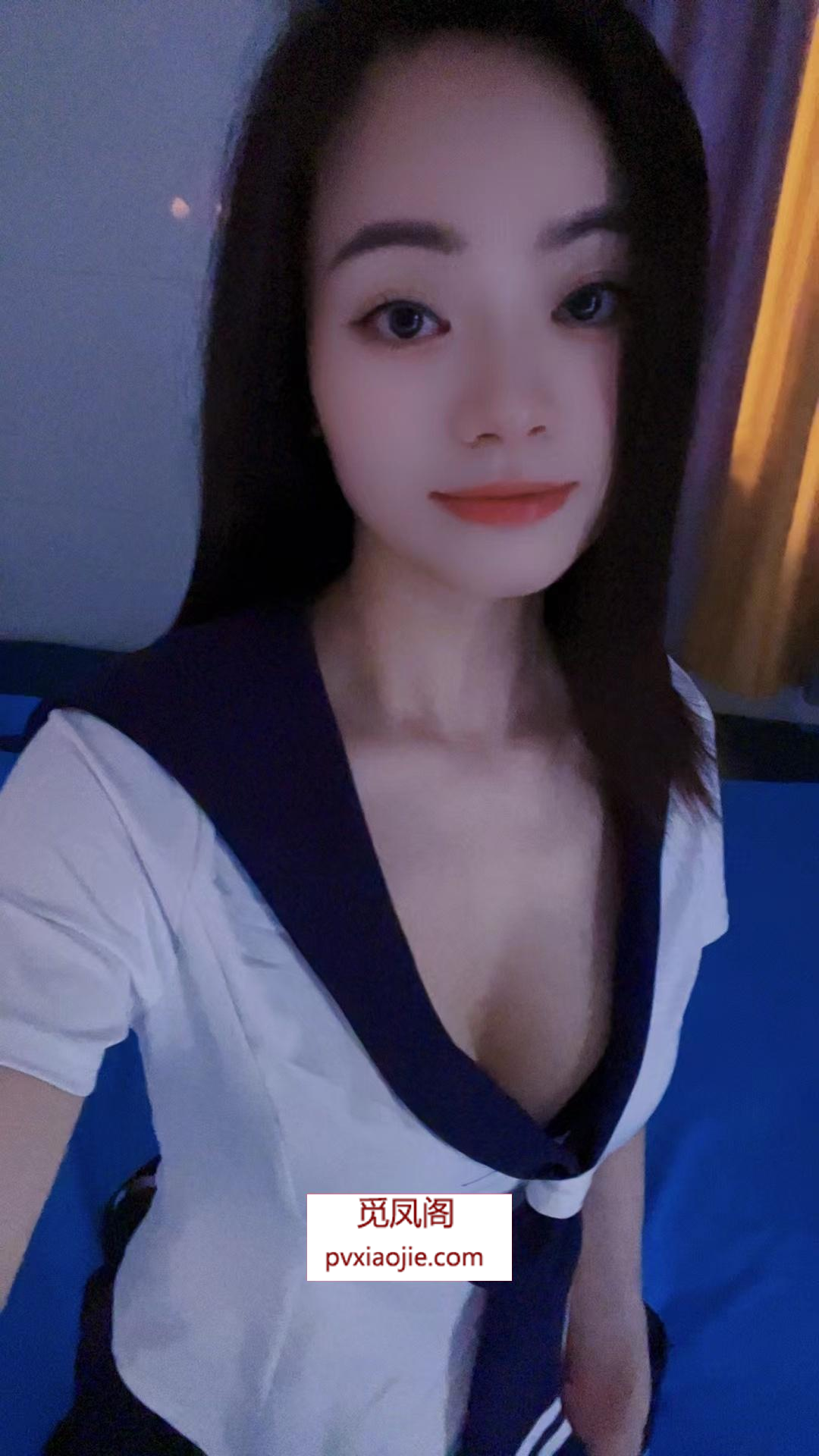 白云苗条美女茉莉